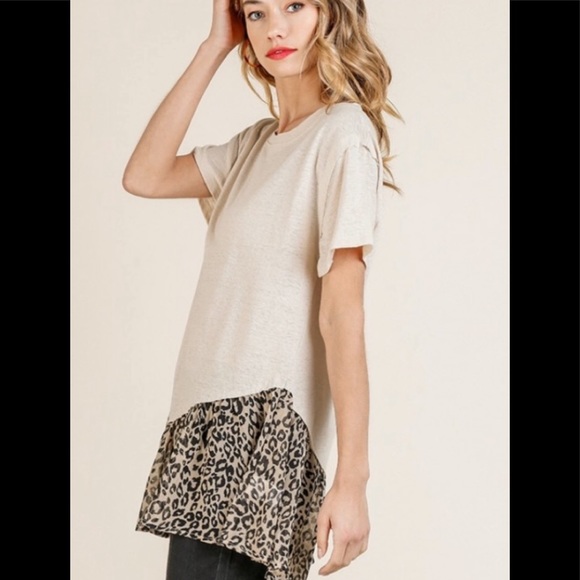 BOUTIQUE UMGEE ANIMAL PRINT ASYMMETRICAL HEM TOP - Picture 3 of 6